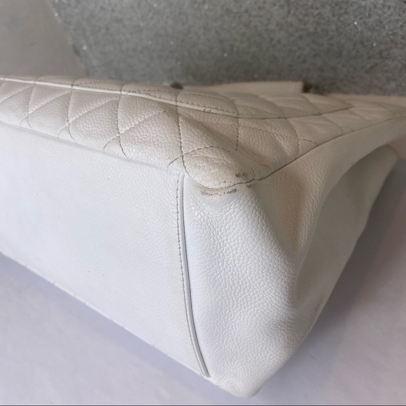 ❤️Sold Caviar Quilted Grand Shopping Tote GST White - Picture 11 of 15